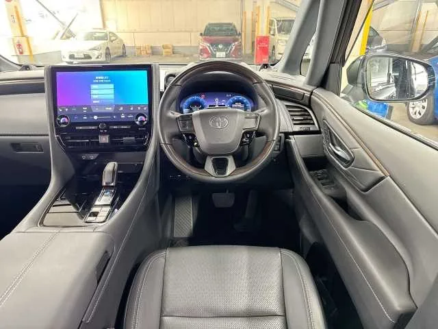 Toyota Vellfire HV Z PREMIERGlass roofLeather seat 2024 — миниатюра 4