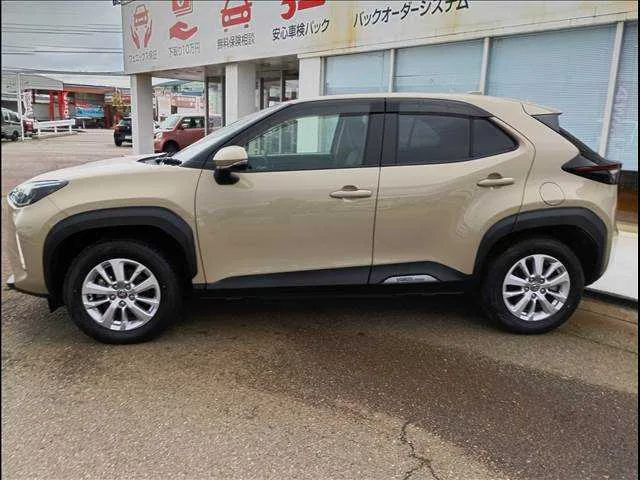 Toyota Yaris Cross HYBRID G 4WD 2023 — миниатюра 3