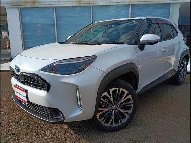 Toyota Yaris Cross HYBRID Z 4WD 2023 — миниатюра 2