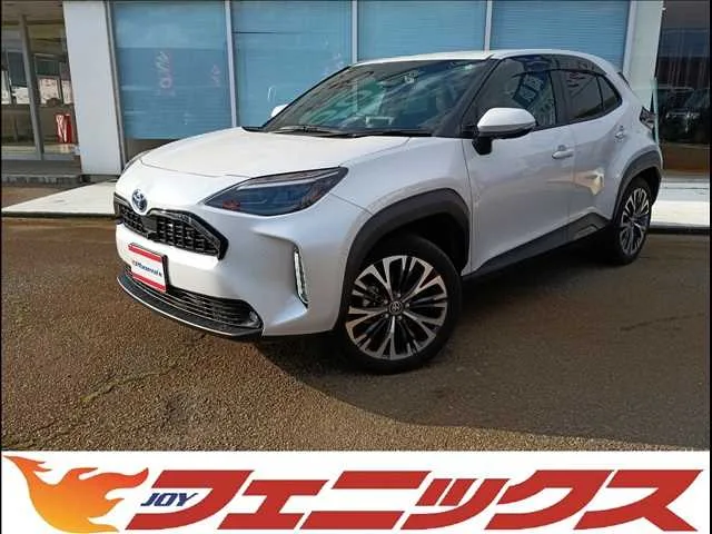 Toyota Yaris Cross HYBRID Z 4WD 2023 — фото 1, купить с доставкой в Москву