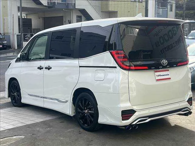 Toyota Noah S-Z 2023 — миниатюра 3