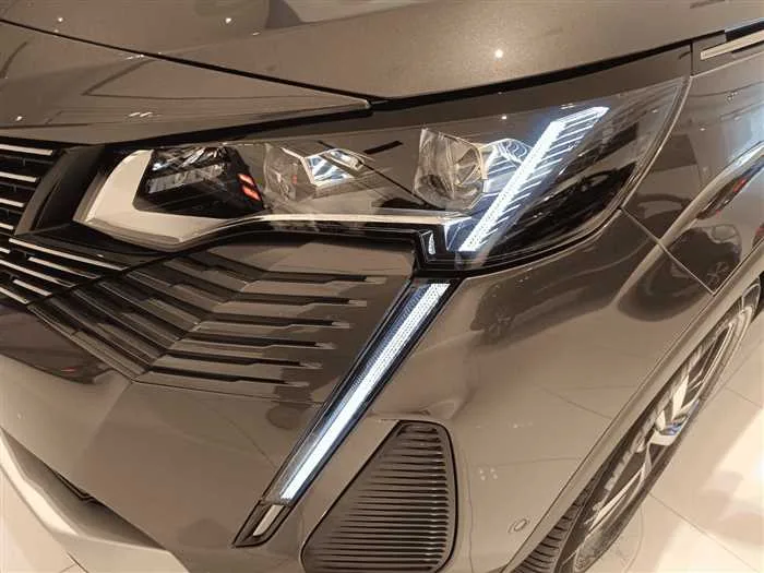 Peugeot 5008 NEW PEUGEOT 5008 SR 7-Seater 2024 — миниатюра 3