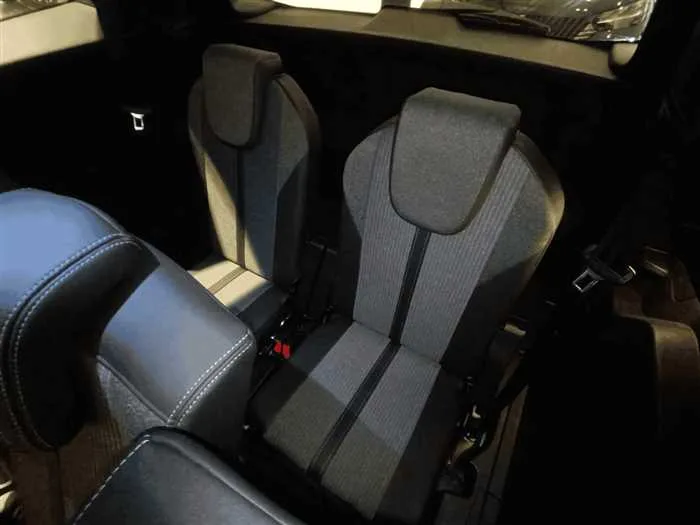 Peugeot 5008 NEW PEUGEOT 5008 SR 7-Seater 2024 — миниатюра 4
