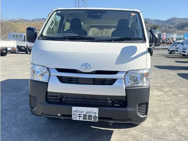 Toyota Hiace Van 2026 — миниатюра 2