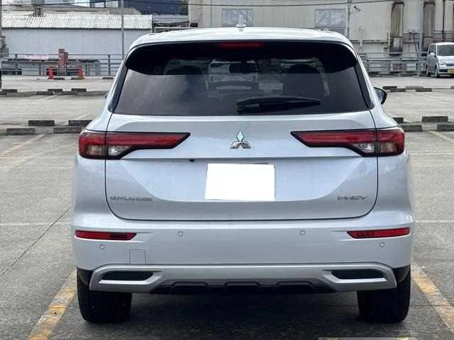 Mitsubishi Outlander 2024 — миниатюра 5