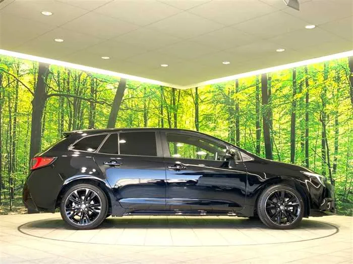 Toyota Corolla Sedan 2025 — миниатюра 4
