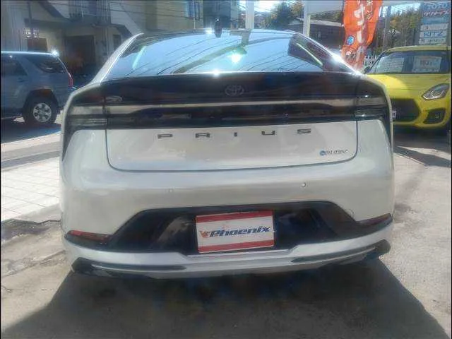 Toyota Prius Z 2023 — миниатюра 3