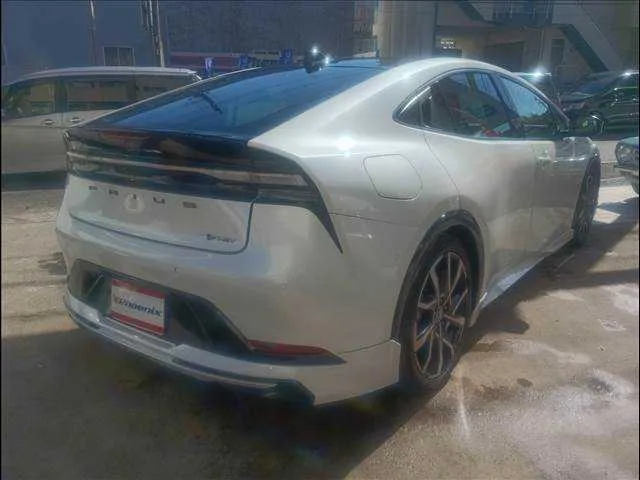 Toyota Prius Z 2023 — миниатюра 5