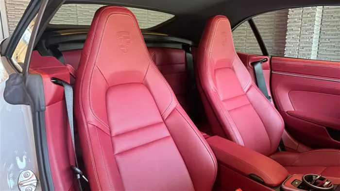 Porsche 911 GTS PDK 2025 — миниатюра 3