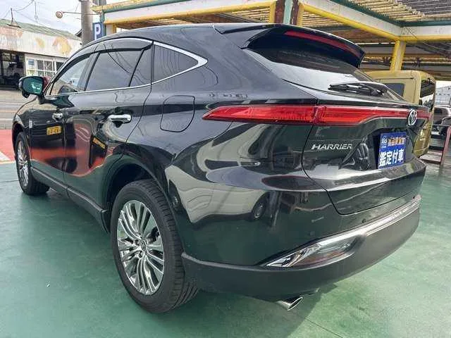 Toyota Harrier Hybrid 2.5 Hybrid Z Smart Key LED Headligh 2024 — миниатюра 2