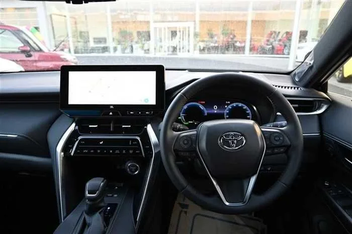 Toyota Harrier Hybrid Z Leather Package 2024 — миниатюра 4