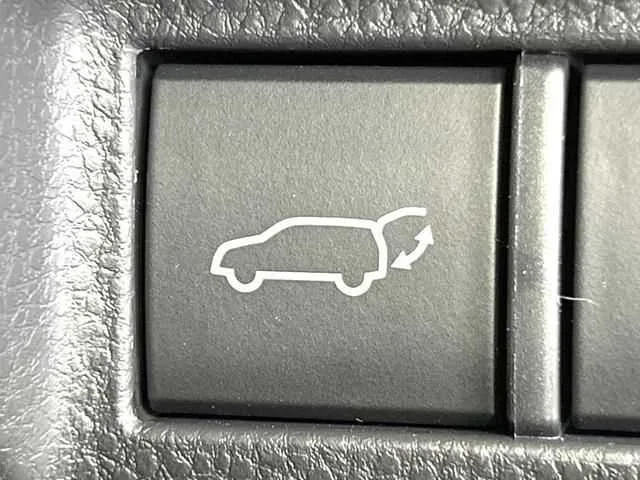 Toyota Harrier Hybrid Z Leather Package 2023 — миниатюра 3