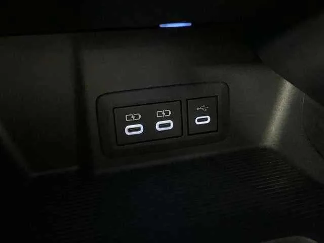 Toyota Harrier Hybrid 2.5 Hybrid E-Four 2023 — миниатюра 3