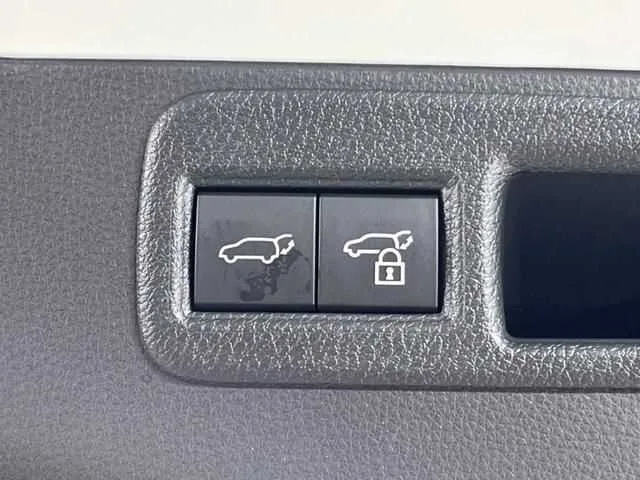 Toyota Harrier Hybrid Z Leather Package 2023 — миниатюра 5