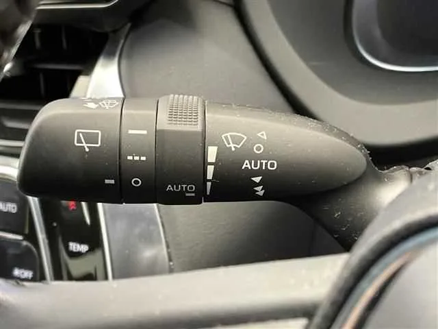 Toyota Harrier Hybrid Z Leather Package 2023 — миниатюра 4