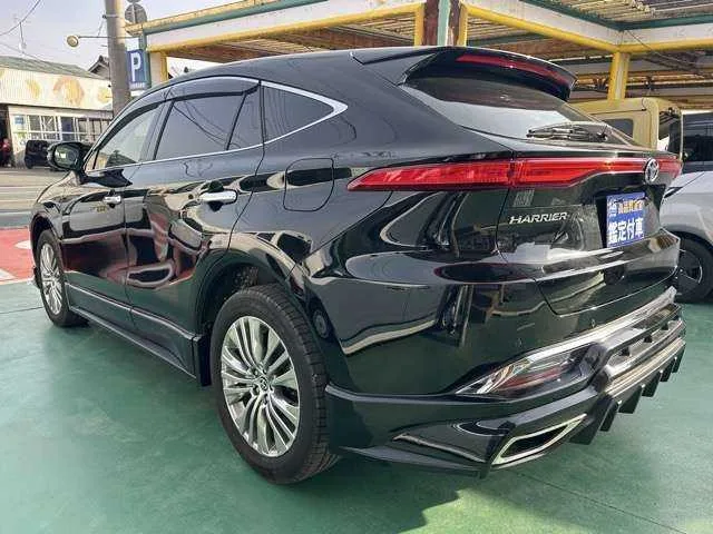 Toyota Harrier Hybrid 2.5 Hybrid Z Aftermarket Admiration 2022 — миниатюра 2