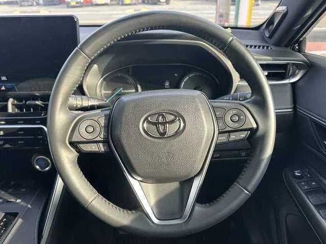 Toyota Harrier Hybrid 2.5 Hybrid Z Aftermarket Admiration 2022 — миниатюра 3