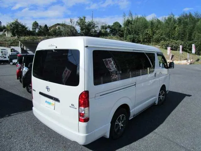 Toyota Hiace Wagon 2022 — миниатюра 2