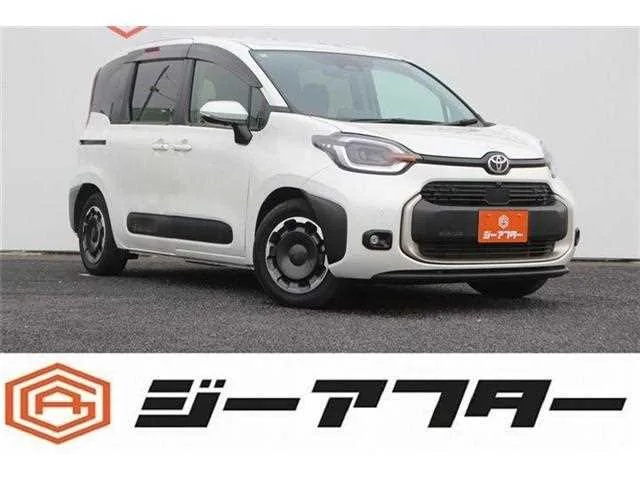 Toyota Sienta 2022 — фото 1, купить с доставкой в Москву
