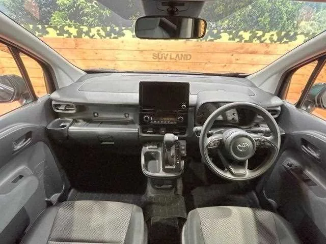 Toyota Sienta 2023 — миниатюра 2