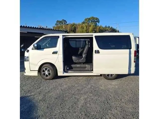 Toyota Hiace Van 2022 — миниатюра 2