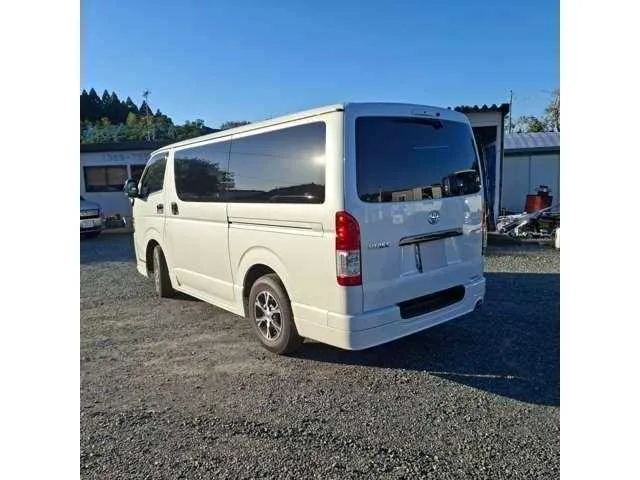 Toyota Hiace Van 2022 — миниатюра 4