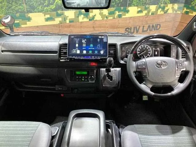 Toyota Hiace Van 2025 — миниатюра 2