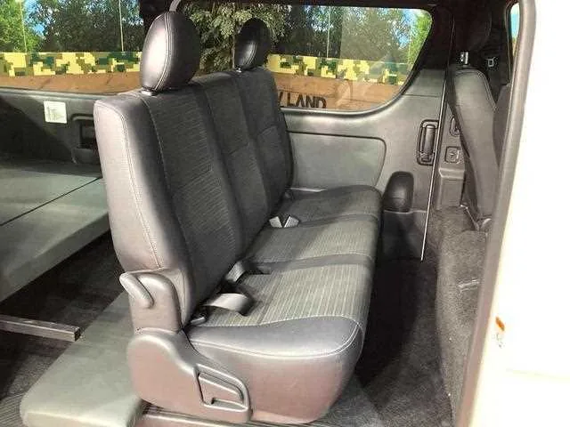Toyota Hiace Van 2025 — миниатюра 4