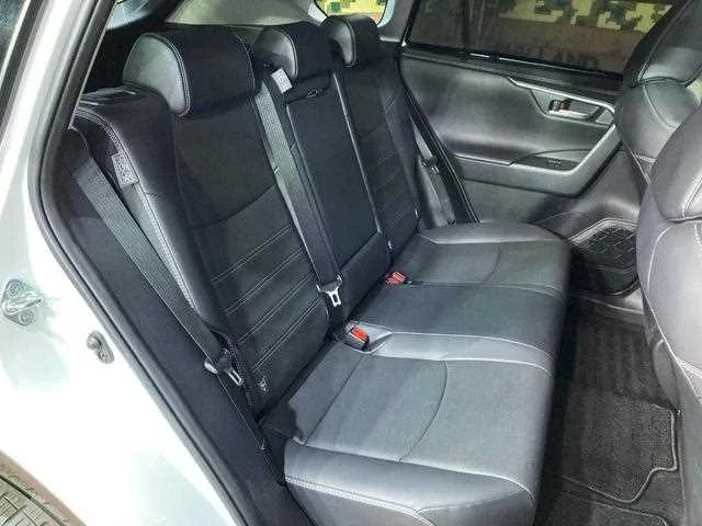 Toyota RAV4 2023 — миниатюра 4