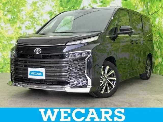 Toyota Voxy 2024 — фото 1, купить с доставкой в Москву