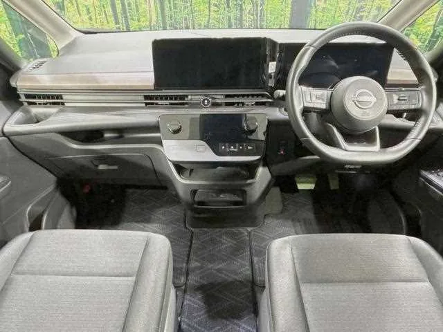 Nissan Serena 2023 — миниатюра 2