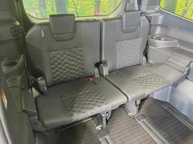 Toyota Voxy 2024 — миниатюра 4