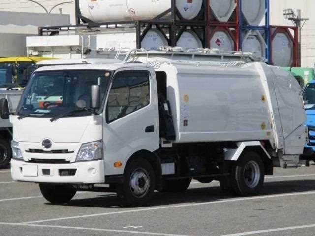 Hino Dutro 2023 — миниатюра 2