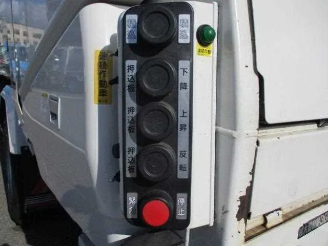 Hino Dutro 2023 — миниатюра 4