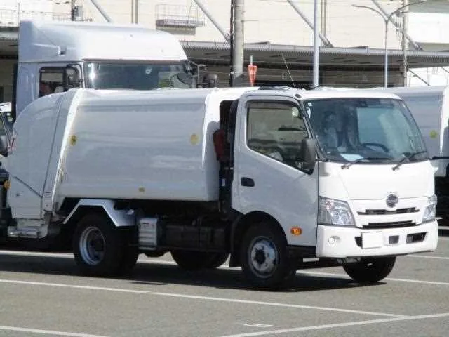 Hino Dutro 2023 — фото 1, купить с доставкой в Москву