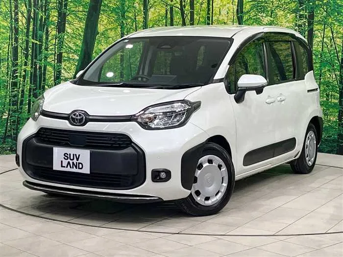 Toyota Sienta 2023 — фото 1, купить с доставкой в Москву