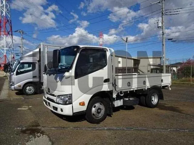 Hino Dutro 2024 — фото 1, купить с доставкой в Москву