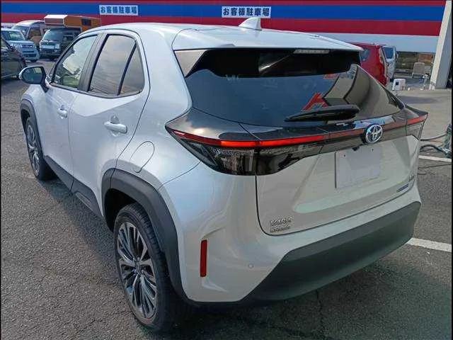 Toyota Yaris Cross HYBRID Z 2023 — миниатюра 3