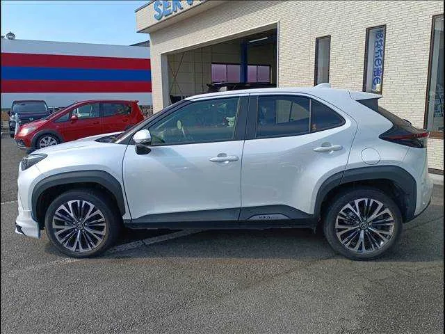 Toyota Yaris Cross HYBRID Z 2023 — миниатюра 5