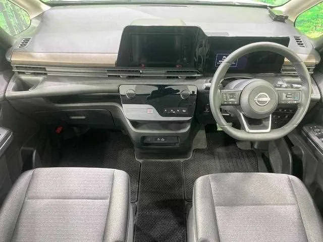 Nissan Serena 2025 — миниатюра 2