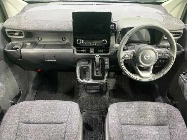 Toyota Sienta 2025 — миниатюра 2