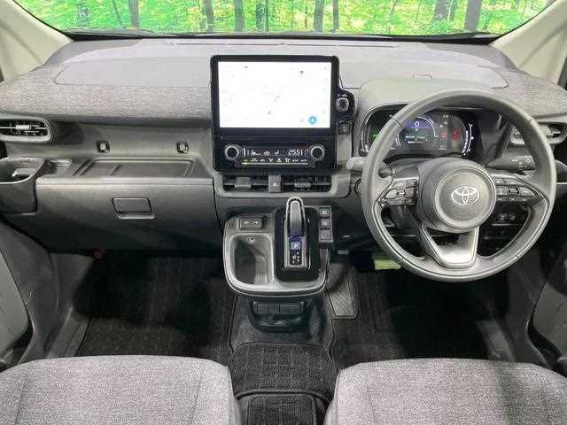 Toyota Sienta 2025 — миниатюра 2