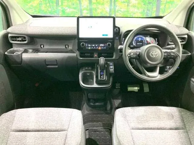 Toyota Sienta 2025 — миниатюра 2