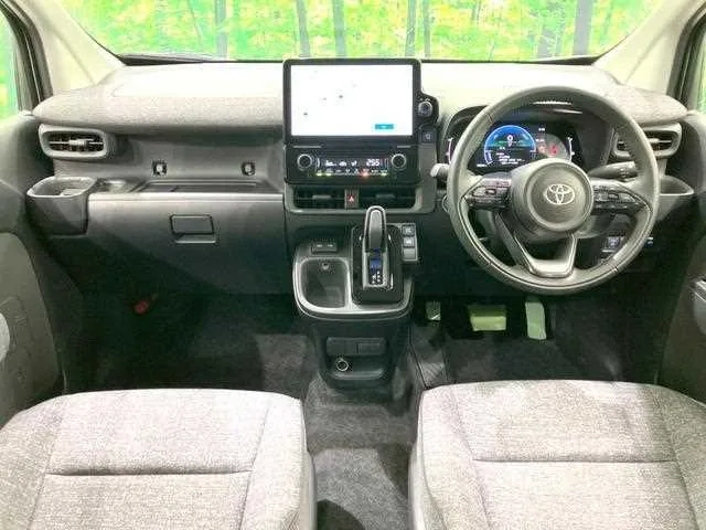 Toyota Sienta 2024 — миниатюра 2