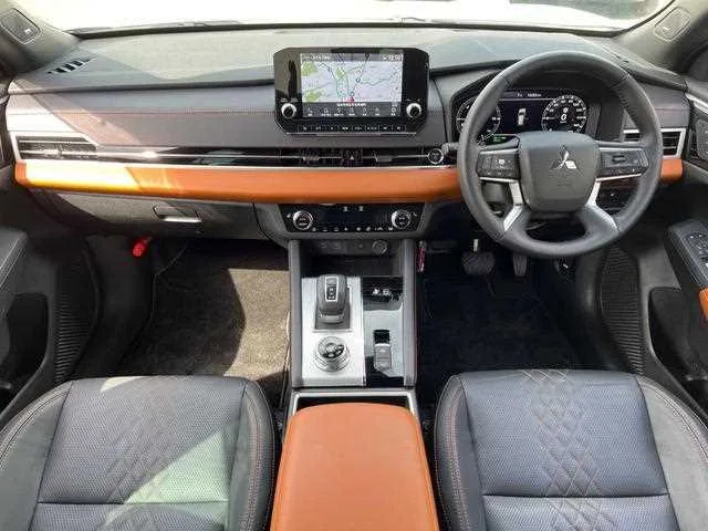 Mitsubishi Outlander 2022 — миниатюра 2