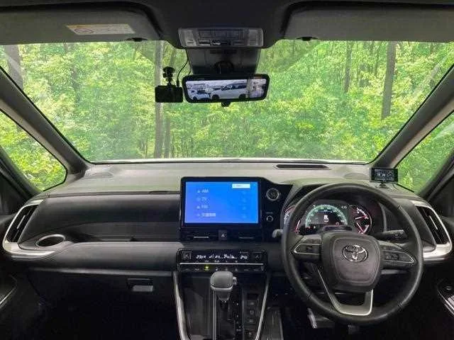 Toyota Voxy 2023 — миниатюра 2