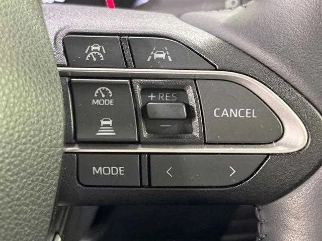 Toyota Voxy 2023 — миниатюра 3