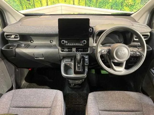 Toyota Sienta 2023 — миниатюра 2