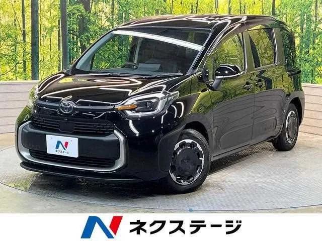 Toyota Sienta 2023 — фото 1, купить с доставкой в Москву