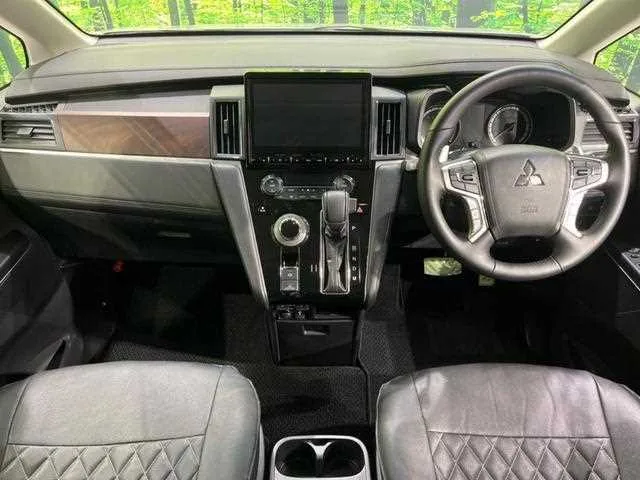 Mitsubishi Delica D:5 2024 — миниатюра 2